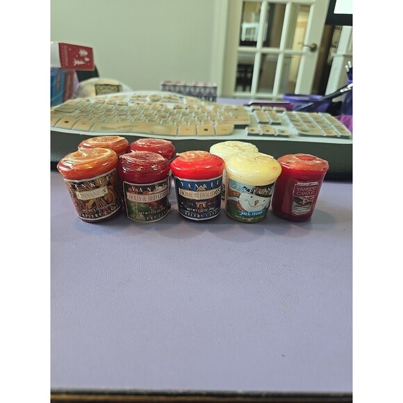 8 Miscellaneous Yankee Sample Candles Holiday Scents - New - 5 Different Scent - Picture 1 of 8
